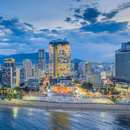 Cozy Panorama Apartment In Front Of The City Center Beach